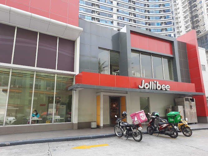 Amici restaurant in Quezon City - exterior view and dining atmosphere