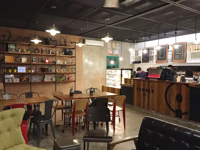 Buzz Premium Internet Cafe - Tomas Morato branch