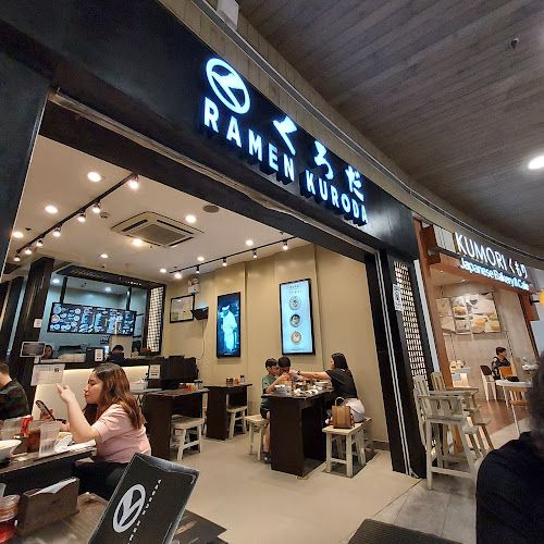 Chowking Trinoma restaurant in Quezon City - exterior view and dining atmosphere