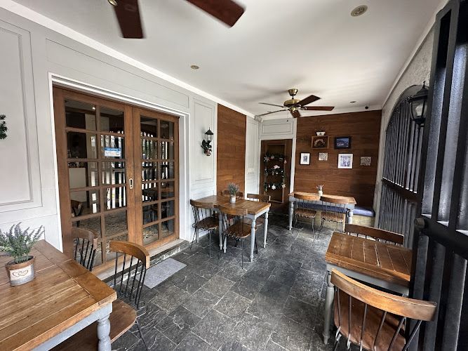 La Spezia Qc restaurant in Quezon City - exterior view and dining atmosphere