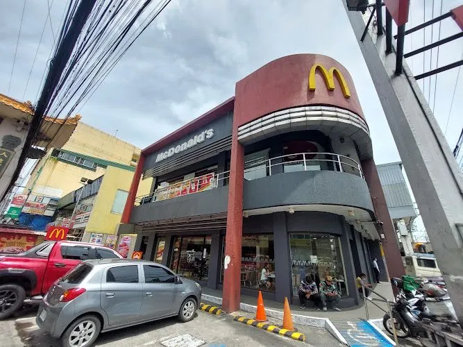 Mcdonalds Banawe restaurant Quezon City