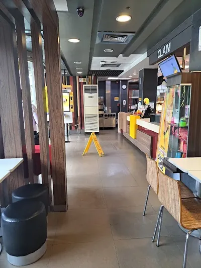 Pizza Hut - Pizza in Commonwealth Avenue, Quezon City