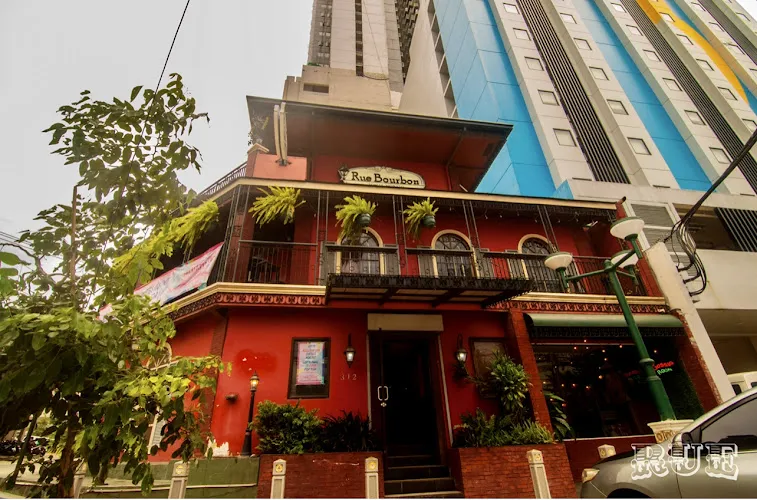 The Round Robin Cafe Cakes & Restaurant