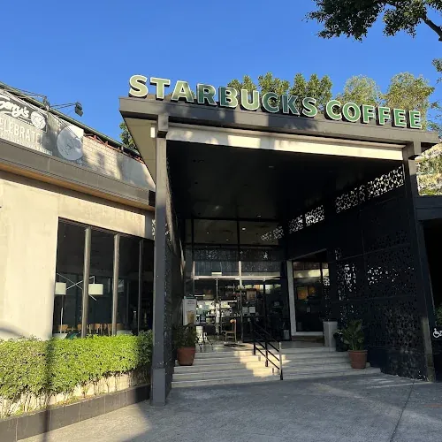 Starbucks Quezon Avenue And West 4Th Drive Thru restaurant in Quezon City