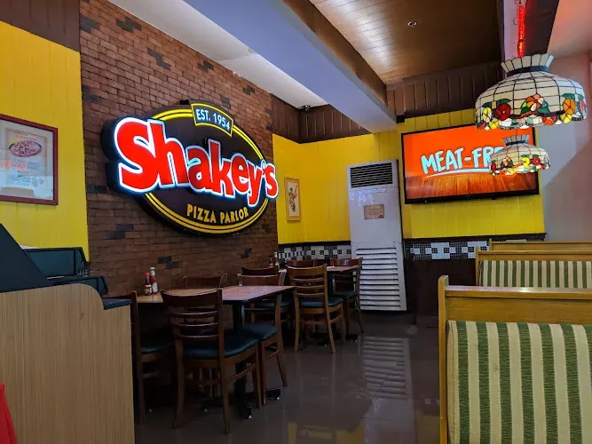 Shakeys Pizza Parlor restaurant in Quezon City