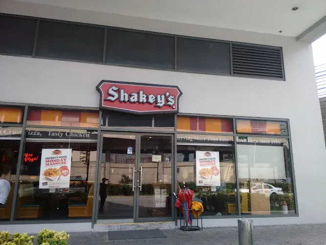 Shakeys Pizza Parlor Matalino restaurant in Quezon City