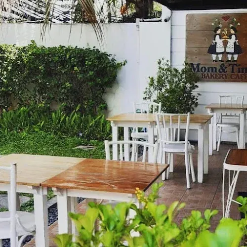 Mom And Tinas Bakery Cafe restaurant in Quezon City