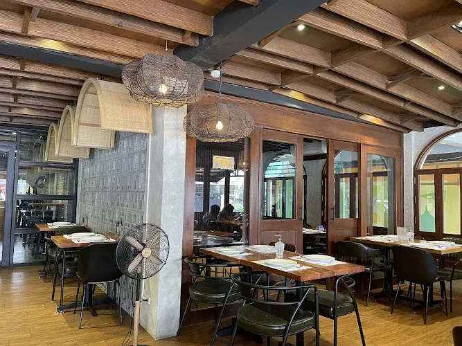 Pizza Hut restaurant in Quezon City