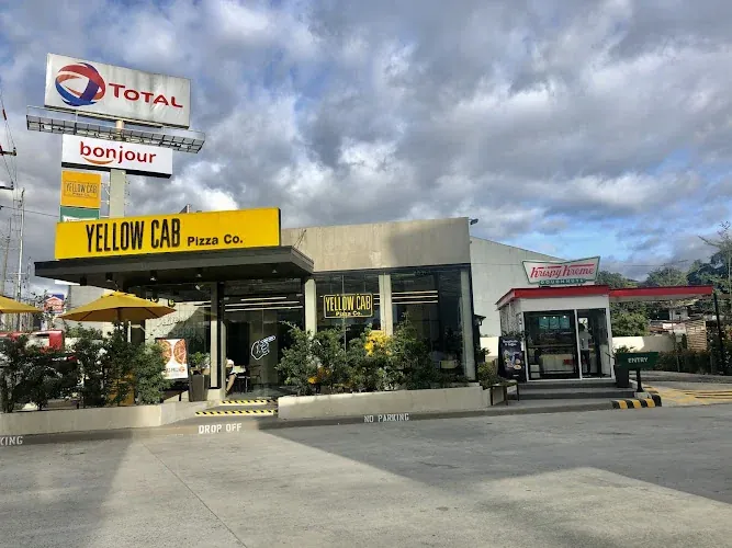 Yellow Cab Pizza restaurant in Quezon City