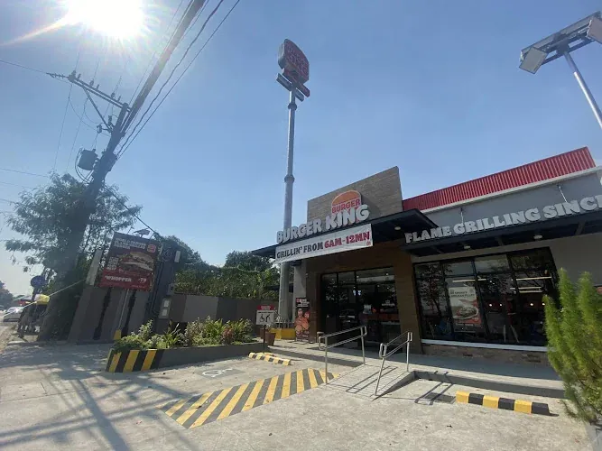 Burger King Fairview Commonwealth Drive Thru restaurant in Quezon City