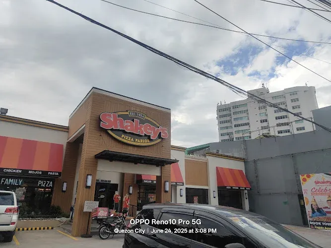 Shakeys Pizza Parlor Sm City Novaliches restaurant in Quezon City