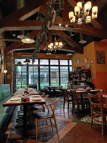 Mama Lous Italian Kitchen Vertis North restaurant in Quezon City